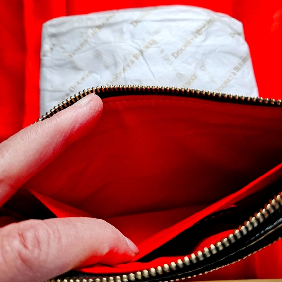 NEW! NWT Dooney & Bourke Black Saffiano Leather Triple Zip Wristlet! - Picture 10 of 13